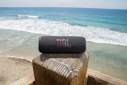 JBL Flip 6 - Portable Waterproof Speaker - Teal | Louder, more powerful sound, IP67 waterproof and dustproof, 12 Hours of Playtime, Bold design - color: Teal