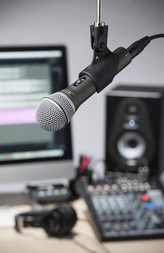 Samson Q2U USB/XLR Dynamic Microphone Recording and Podcasting Pack