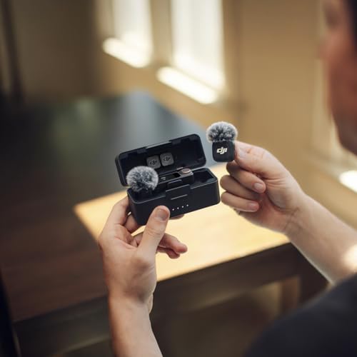 DJI Mic 3 Combo + Silicone Case + Interview Stick + Selfie Light | Wireless Microphone for iPhone/Camera/Android, Ultralight, Adaptive Gain Control, Dual Band Anti-Interference, 28h Use, Vlog