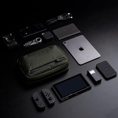 ALPAKA Elements Tech Case Tech 파우치 2.1L 케이블 백 그린 X-Pac VX21 | 내후성 원단, YKK 아쿠아가드 지퍼, 탈착식 어깨끈, 전자 제품 및 액세서리, 일상 업무 여행에 이상적 - color: Green-2.1L-X-Pac VX21